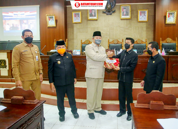 Proses serah terima Draf LKPJ Tahun Anggaran 2021